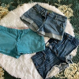 5/25$ Bundle of 3 Shorts Size 7